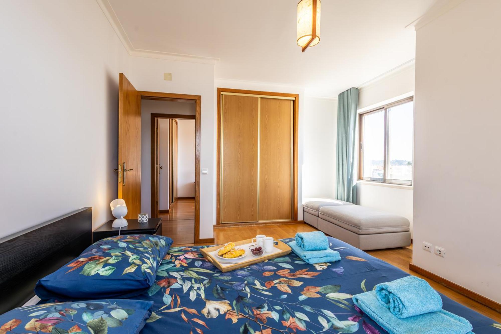 Beachfront 3Bdr Apt On Marginal Boulevard Sao Martinho do Porto Exterior photo
