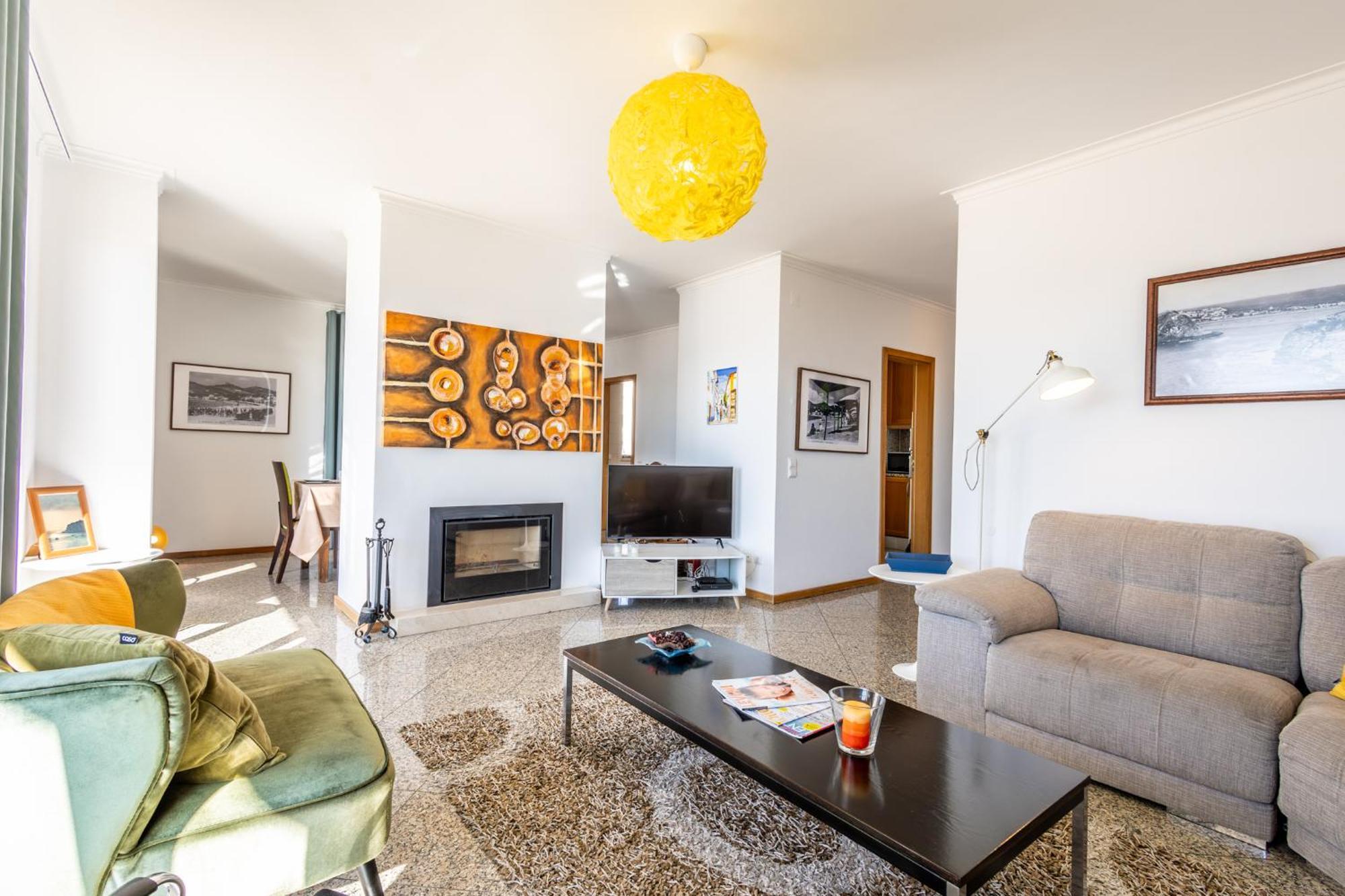 Beachfront 3Bdr Apt On Marginal Boulevard Sao Martinho do Porto Exterior photo