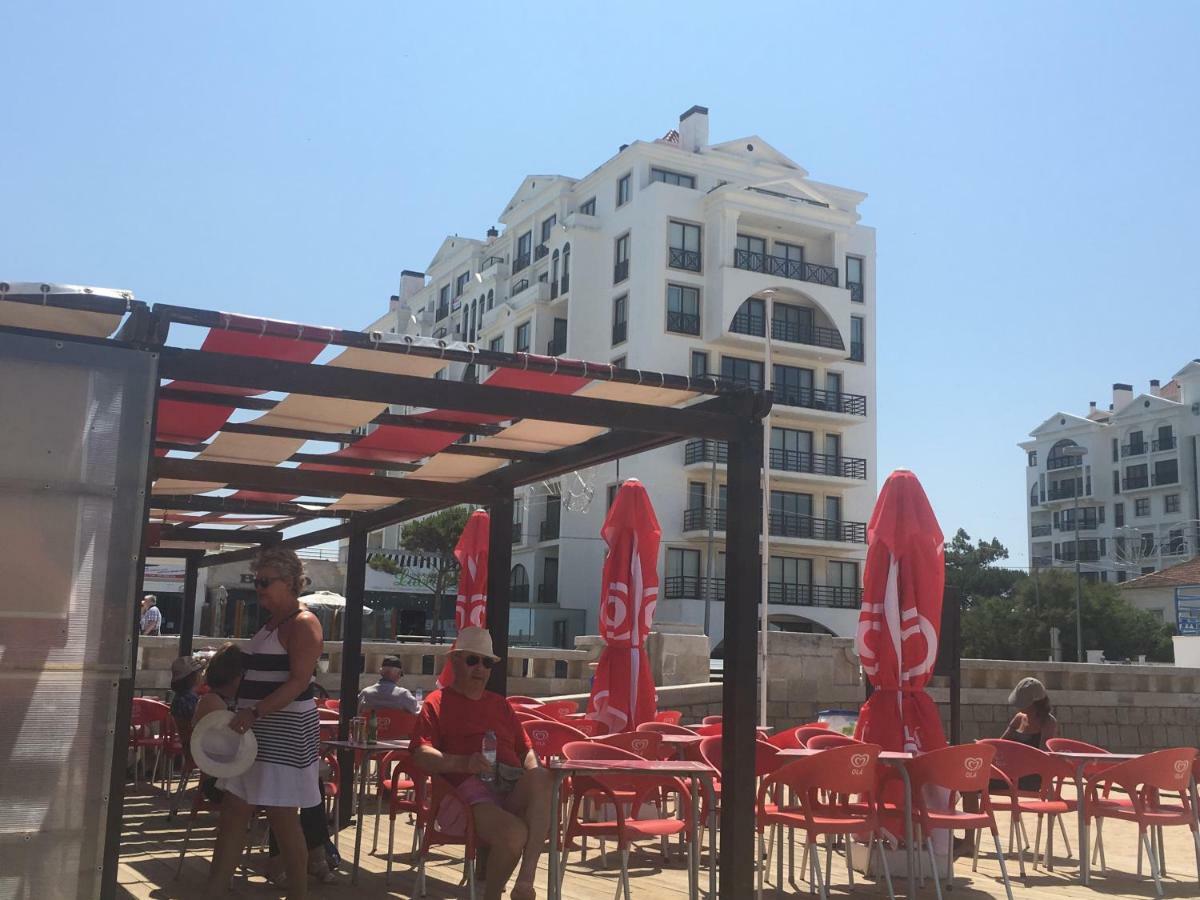 Beachfront 3Bdr Apt On Marginal Boulevard Sao Martinho do Porto Exterior photo
